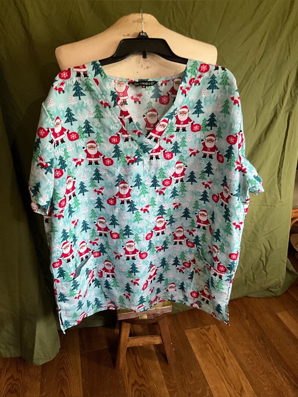 Cassandra O size 2X Christmas scrub top